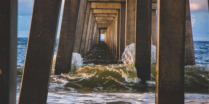 成都心理咨询行业人才争夺战:从医疗机构到个人工作室,你的职业路径如何选择?